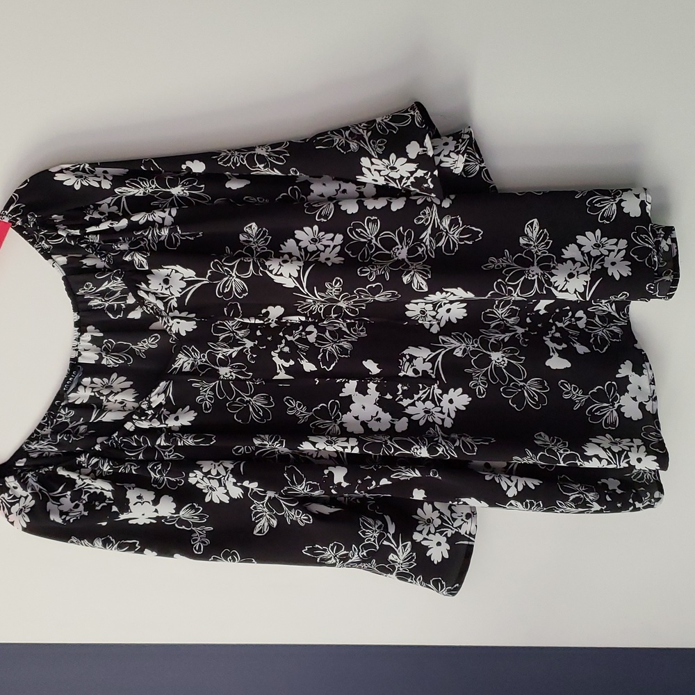 Short sleeve blouse